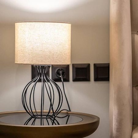 Smaragdi Luxury Jacuzzi Apartment Noho Premium Living Athen Eksteriør bilde