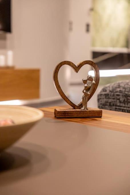 Smaragdi Luxury Jacuzzi Apartment Noho Premium Living Athen Eksteriør bilde