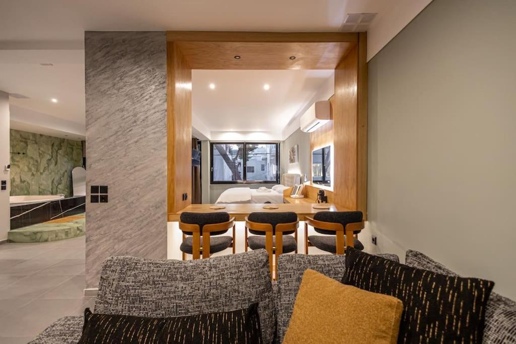 Smaragdi Luxury Jacuzzi Apartment Noho Premium Living Athen Eksteriør bilde