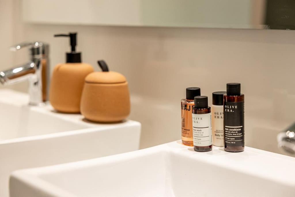 Smaragdi Luxury Jacuzzi Apartment Noho Premium Living Athen Eksteriør bilde