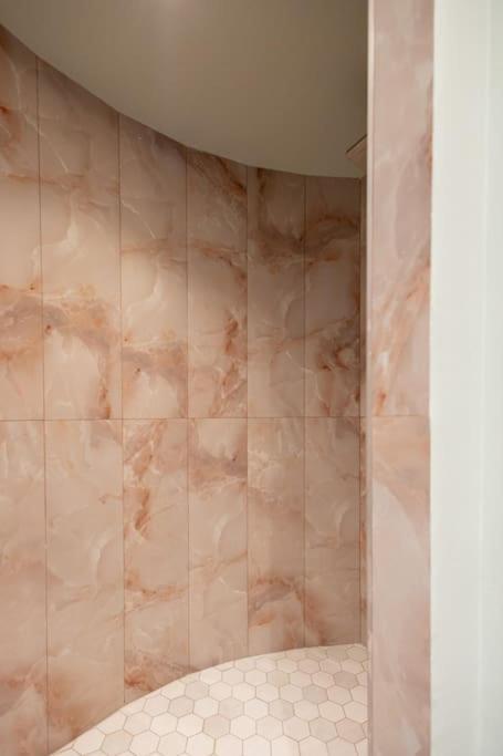 Smaragdi Luxury Jacuzzi Apartment Noho Premium Living Athen Eksteriør bilde